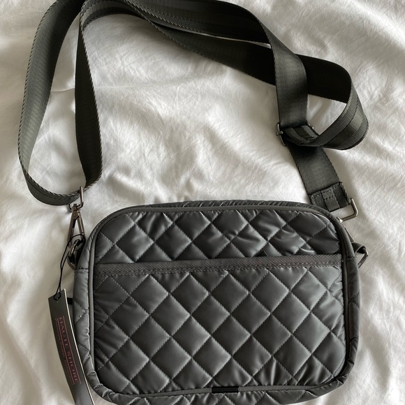 Super cute never worn grey crossbody - Picture 3 of 3